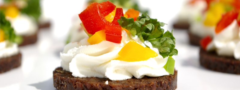 Fingerfood: Verschiedene Häppchen auf Tablett